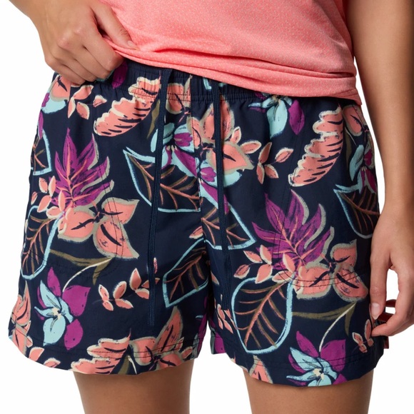Columbia Pants - Columbia Women XXL Outdoor Hiking Omni-Shield Sandy River Printed Short III NWT